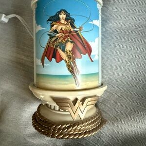 Scentsy Wonder Woman Warmer NIB
